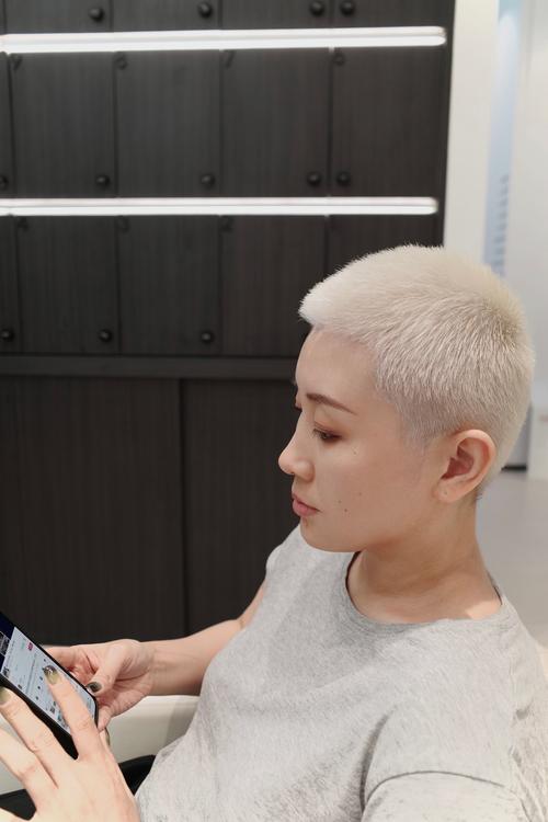 有个女明星叫毛什么_女明星毛寸_女明星姓毛