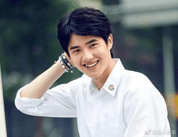 娱乐圈高个的男明星_娱乐圈男明星谁最高_娱乐圈谁高